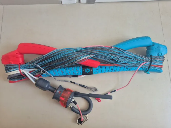 Barra Duotone Trust S/M 2026 - 22m - com kit freeride. Usado 1 unica vez.