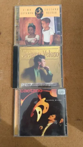 3 cds originais Caetano veloso. 