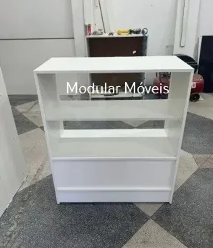 Balcão Fechado com Vitrine - MDF Branco