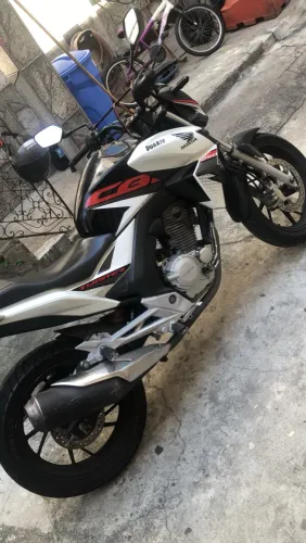 Honda CB Twister/flexone 250cc 2019 vendo ou troco por carro