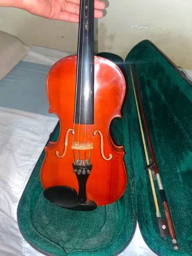 Violino semi novo