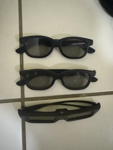 ÓCULOS 3D PARA TV OU CINEMA NOVINHOS !