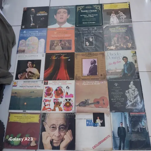 Os discos são novos o pacote completo são mais de 100 discos pois tem uns duplos