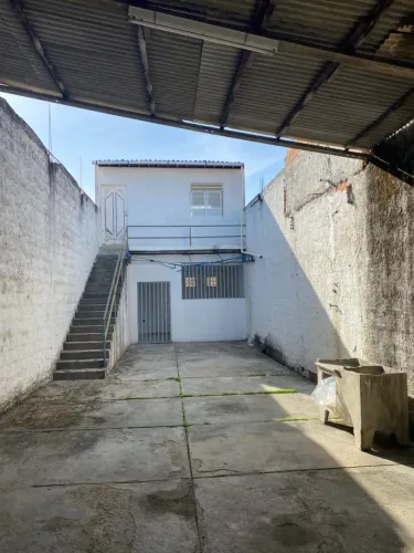 Vende-se Galpão Comercial com Área Coberta