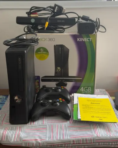 XBOX 360 SLIM 4GB COM KINECT - COMPLETO NA CAIXA