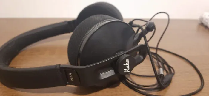 Headset Nia Kuba - usado