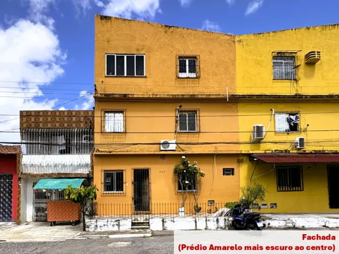Prédio Residencial / Comercial na Cidade Velha