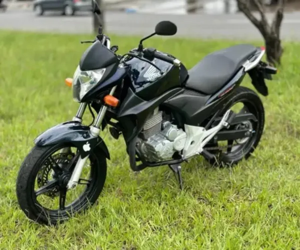Cb 300 gasolina 2012