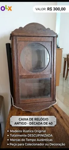 Caixa de relógio antigo de parede