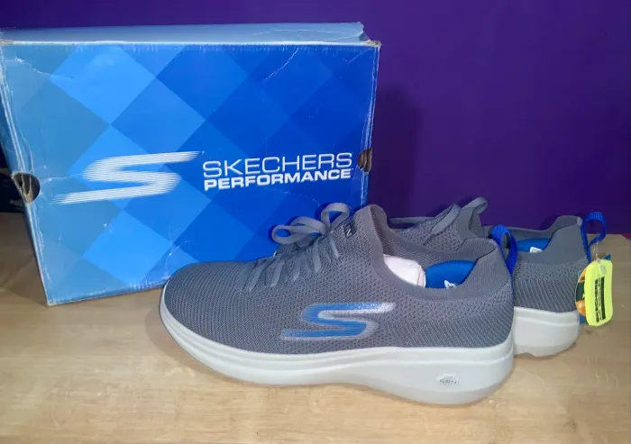 Tênis Skechers Go rum fast - TAM 42 - NOVO