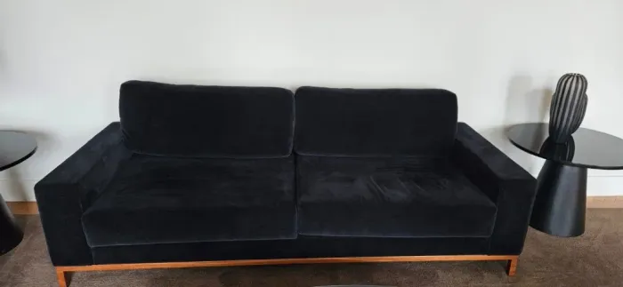 Sofá Veludo Preto