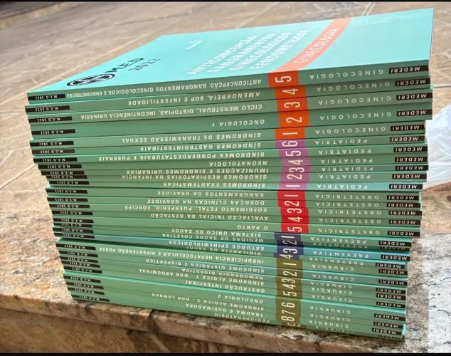 29 Livros revisão médica para residência, especificamente do curso MED 2022.
