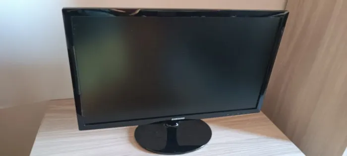 Monitor Gamer Samsung S24D332H usado