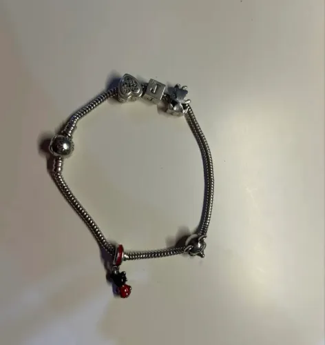 Pulseira Pandora com pingente 