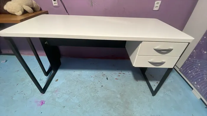 Mesa de escritório branca