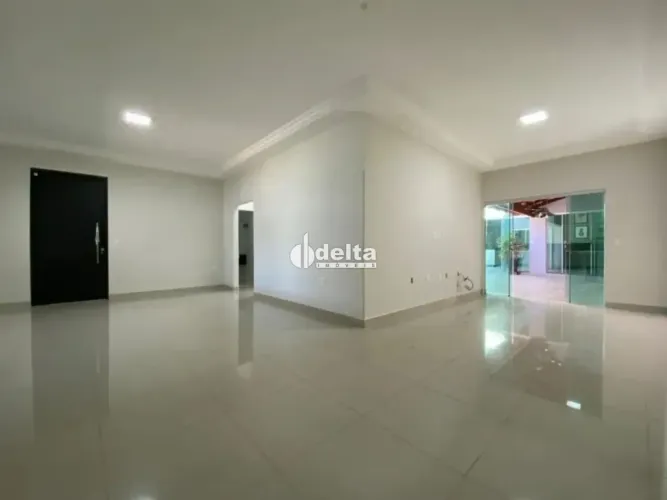 Casa com 3 quartos sendo 1 suíte disponível para venda no bairro Nova Uberlândia em Uberlâ