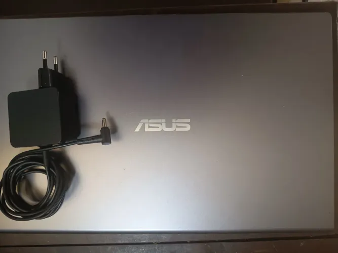 Notebook ASUS M515D AMD RYZEN 5, 8GB RAM, Radeon Vega Mobile Gfx, SSD NVME 256.