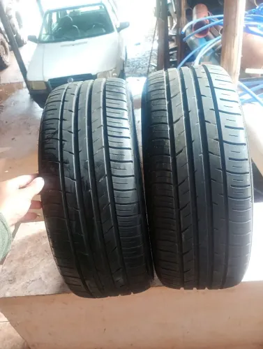 Pneu semi novos pouco usados pra vender /são pneus205/50R17 93W