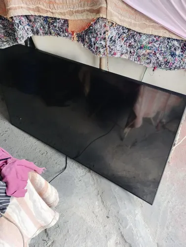 Tv Samsung QN55Q60TAG com defeito na tela liga tem som não aparece imagem,sou Itaquera zl