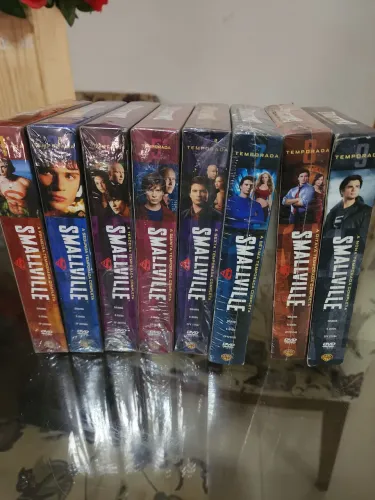 Vendo série DVD SMALLVILLE - 1 a 9 temporada - Falta 4 Temporada