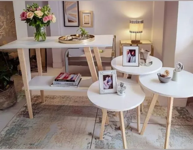 Kit mesas retro e aparador 