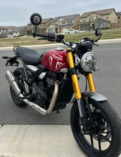 SPEED 400 TRIUMPH LINDA !!!