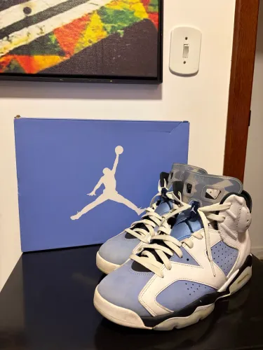 Air Jordan 6 University Blue 