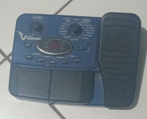 Pedaleira X V-AMP LX1-X.