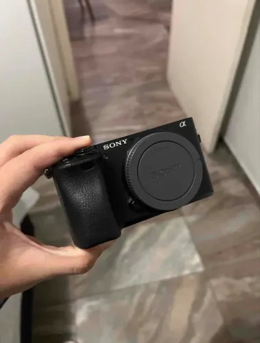 SONY A6400 + 3 baterias (pra sair rápido)