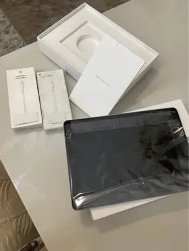 iPad 8 geração na caixa
