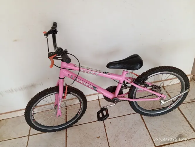 Vendo bike aro 20 infantil criança de 7 anos endereçado só chamar no what *08