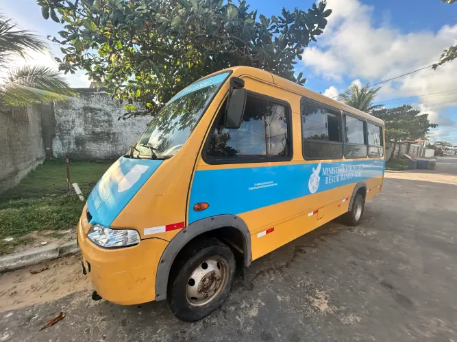 Vendo excelente ônibus