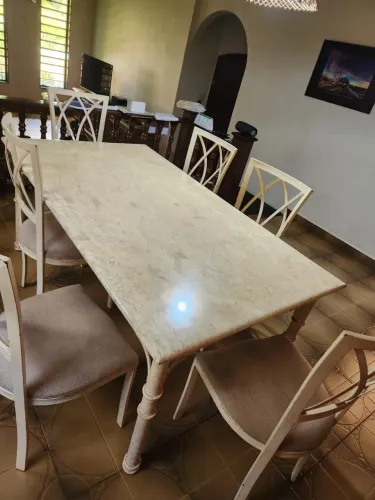 Mesa ferro e mármore 6 lugares com cadeiras