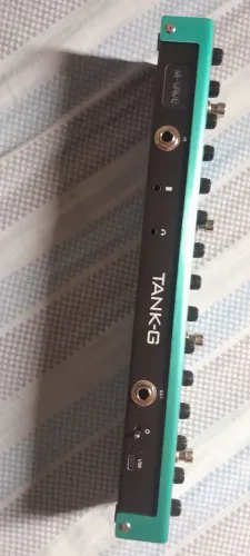 Pedaleira de guitarra pouco tempo de uso, baratinho 