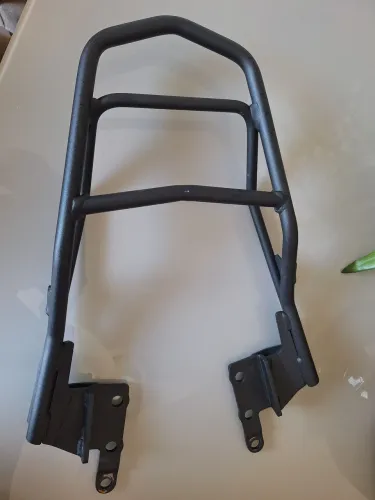 Suporte para baú original givi para yamaha fz15 2022 em diante