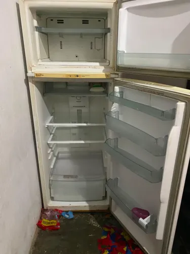 Geladeira com defeito