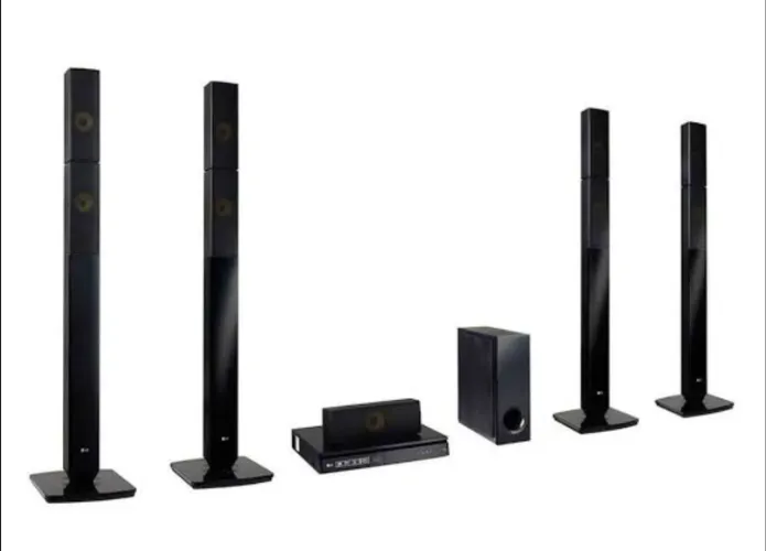 Home Theater LG LHB655NW Full HD com Blu-Ray 3D Bluetooth 5.1