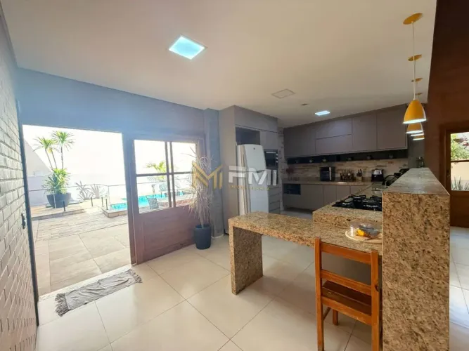 Sobrado com 4 dormitórios para alugar, 204 m² por R$ 9.383,33/mês - Jardim Itapoan - Monte