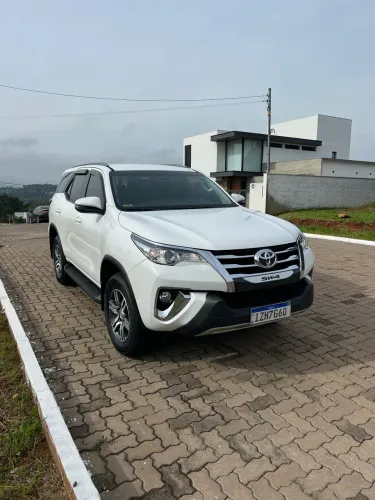 Toyota Hilux SW4 SR 4X2 2.7/ 2.7 Flex 16V Aut. 2019