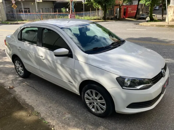Volkswagen Voyage 1.6 MSI Flex 16V 4P AUT 2014