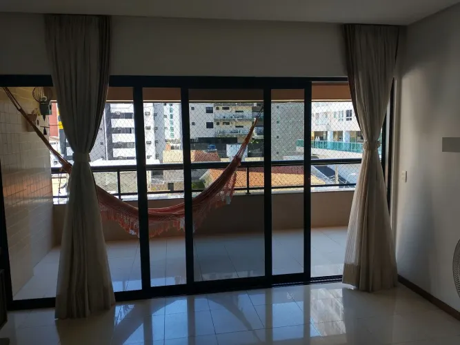 Vendo lindo par de cortinas seminovas, com voal e blackout, por apenas 600 reais! 