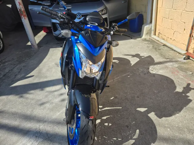 Vendo ou troco Suzuki 2021
