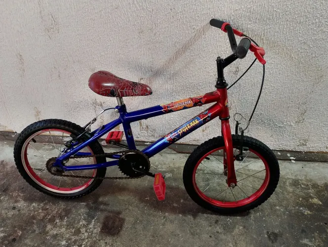 BICICLETA HOMEM ARANHA ? 250,00 PARCELO NO CARTÃO EM ATE 18 ?