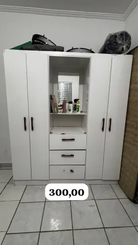 Vende-se guarda roupa solteiro
