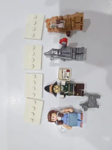 Lego minifigures O mágico de oz 4 personagens
