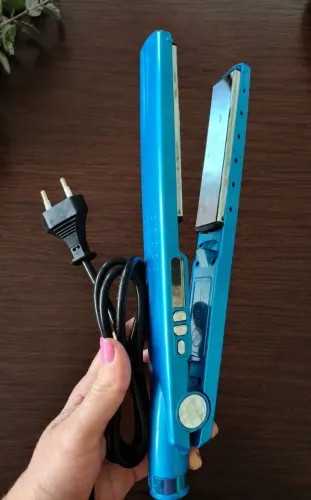 Prancha de cabelo Nano Titanium tecnologia iônica digital | bivolt azul | nova