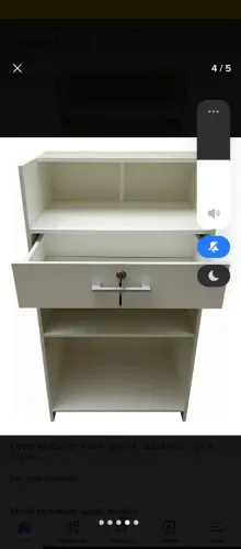 Balcão de atendimento com gaveta de cadeado