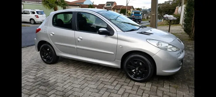 Peugeot 207 XR 1.4 Flex 8V 5P 2012