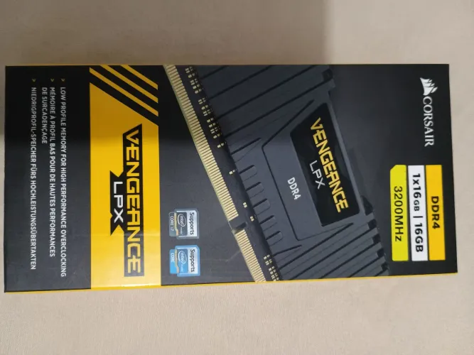 Memória Corsair 16gb ddr4 3200 nova
