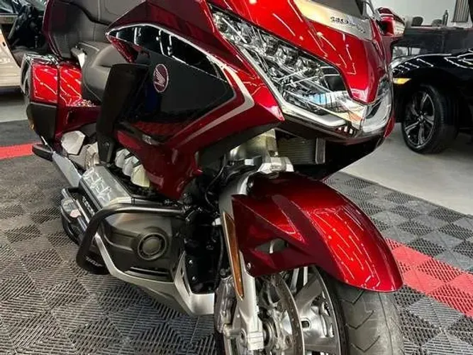 HONDA GL 1800 GOLD WING TOUR